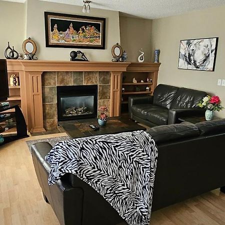 Spacious Comfortable Air-Conditioned. Near Airport! YYC Eksteriør billede