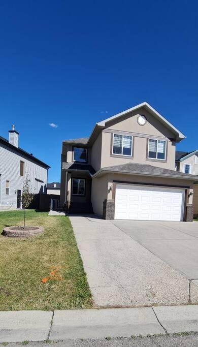 Spacious Comfortable Air-Conditioned. Near Airport! YYC Eksteriør billede